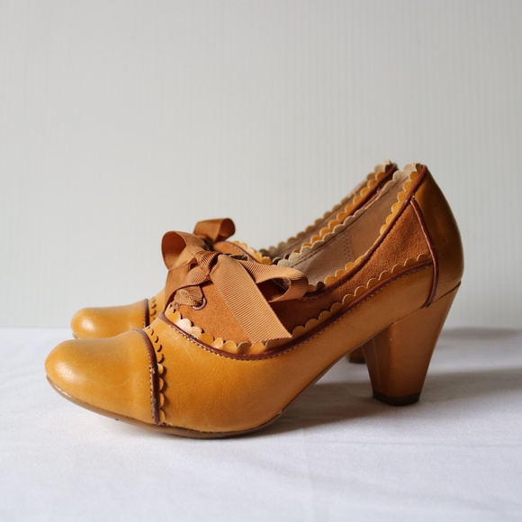 Chelsea Crew Madison Heels Shoes Oxford Scalloped Ribbon Brown Vintage 5.5 (36) - Picture 1 of 13
